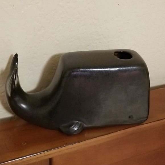 Vintage Black Whale Vase - Picture 3 of 4